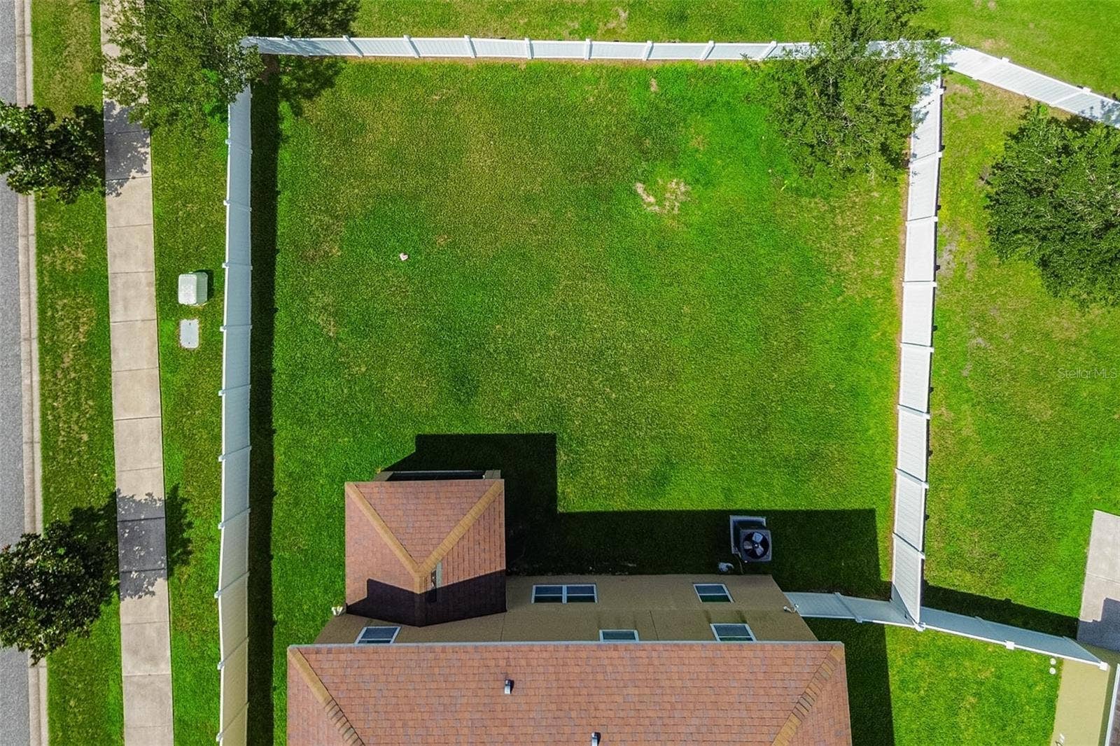 301 SPARROW HAWK DRIVE, Groveland, FL 34736