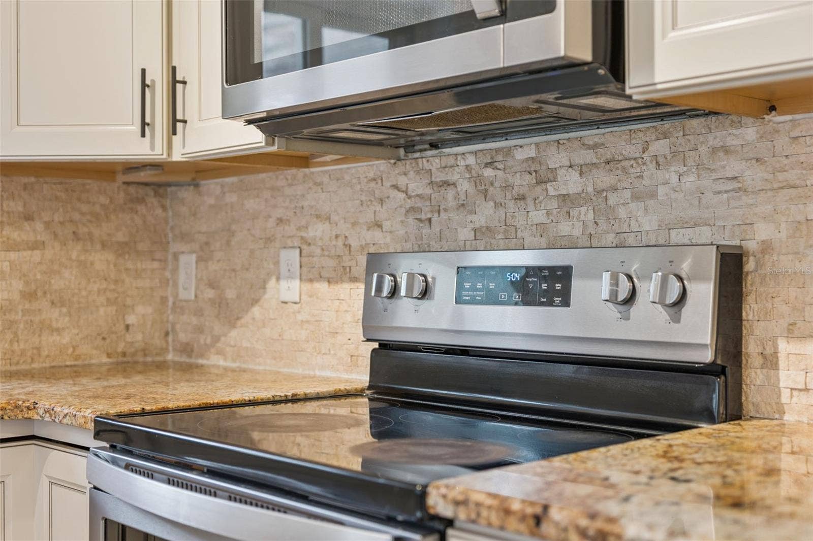 306 S DISSTON AVENUE, Minneola, FL 34715 Kitchen