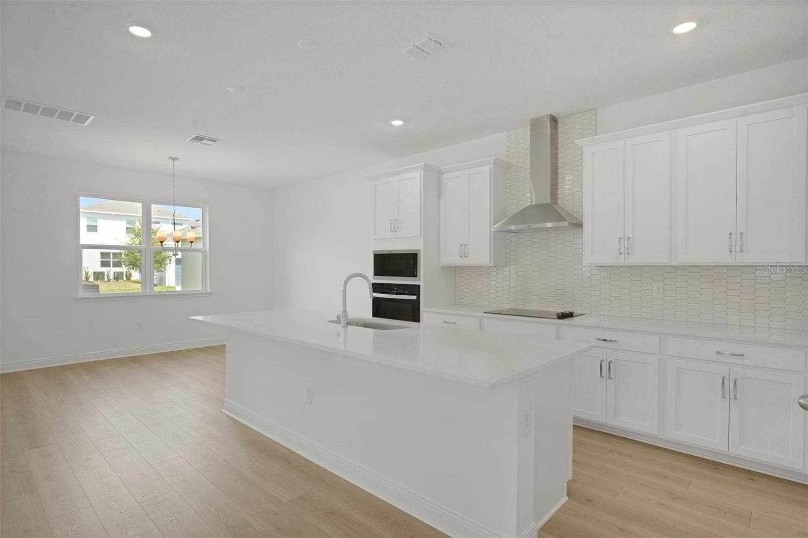 5229 WAYPOINTE BOULEVARD, Apopka, FL 32712 5229 WAYPOINTE BOULEVARD, Apopka, FL 32712