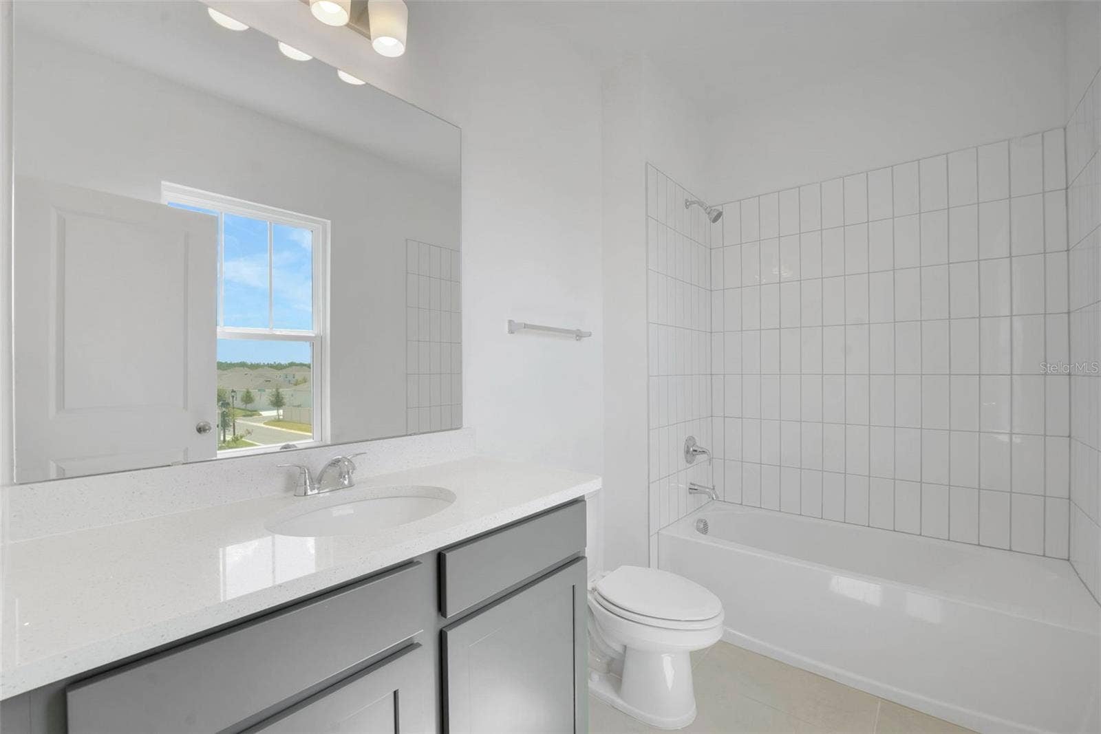 5229 WAYPOINTE BOULEVARD, Apopka, FL 32712 5229 WAYPOINTE BOULEVARD, Apopka, FL 32712