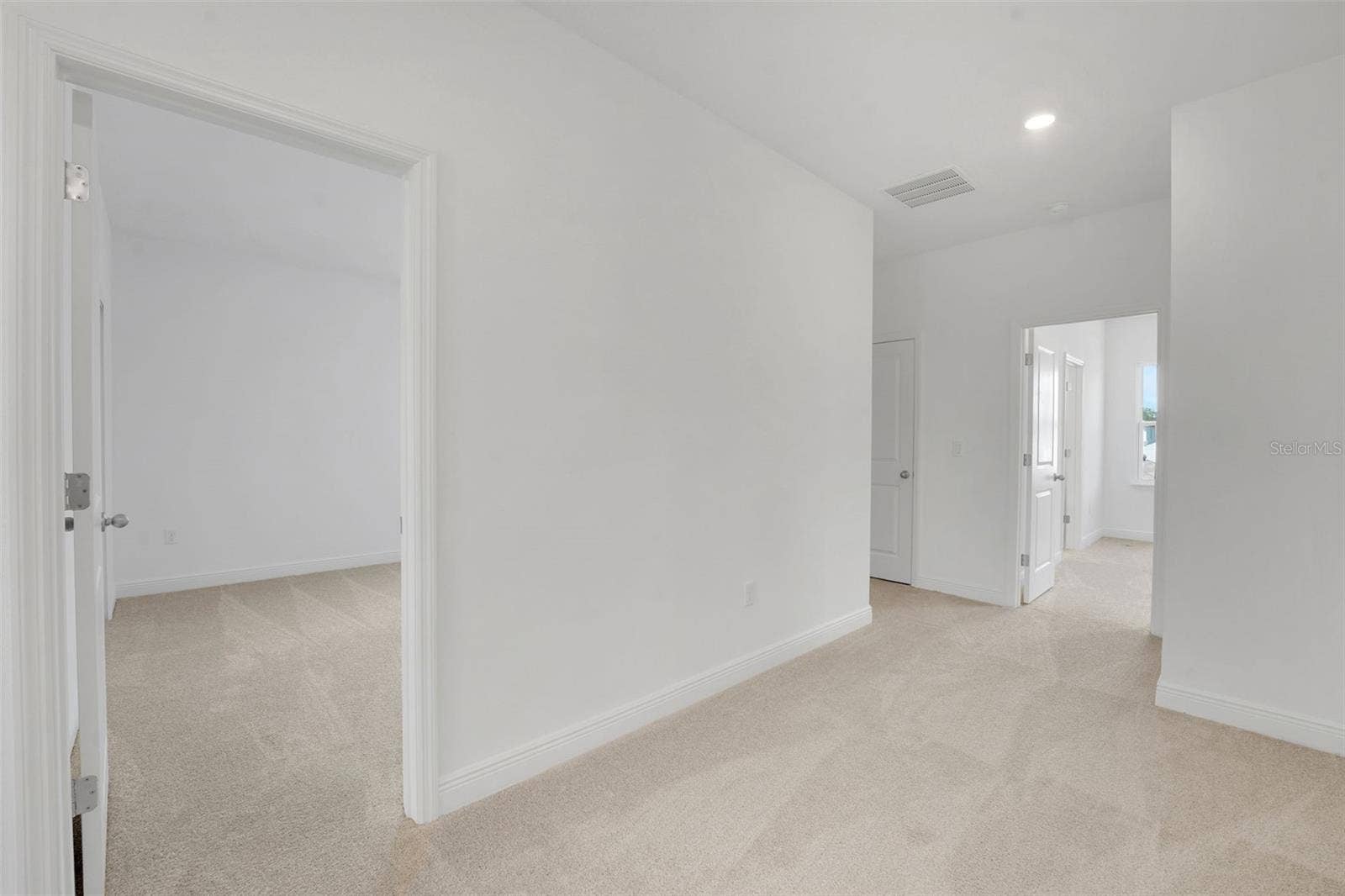 5229 WAYPOINTE BOULEVARD, Apopka, FL 32712 5229 WAYPOINTE BOULEVARD, Apopka, FL 32712