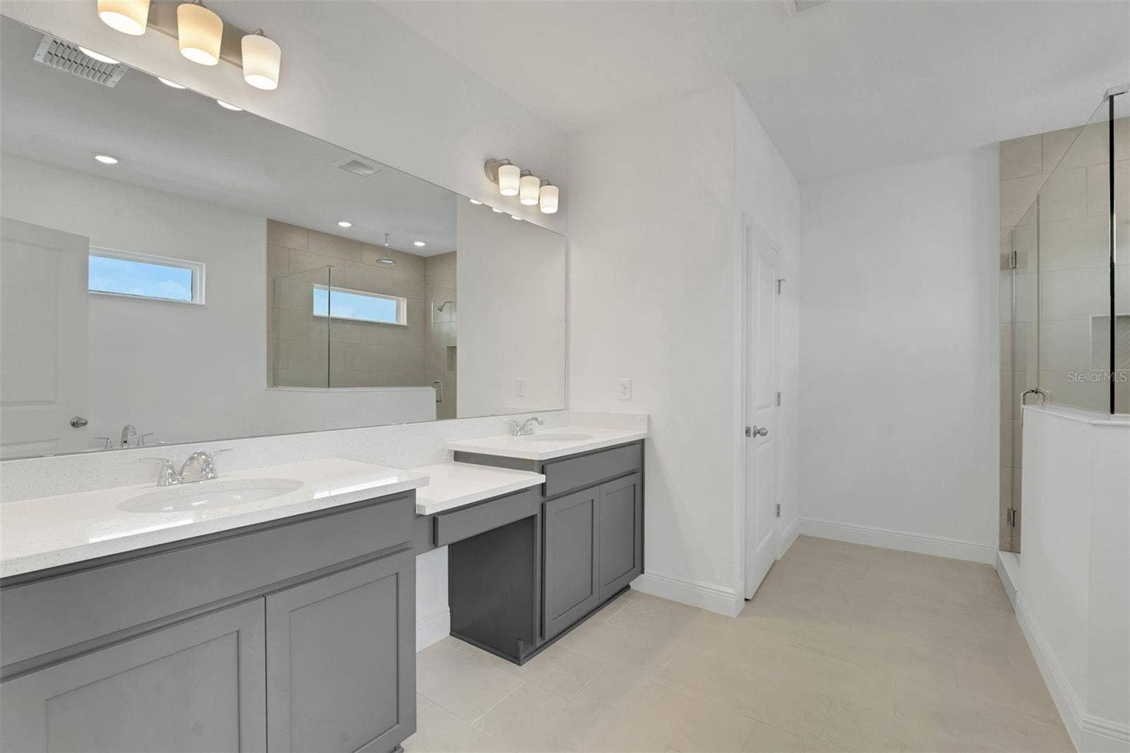5229 WAYPOINTE BOULEVARD, Apopka, FL 32712 5229 WAYPOINTE BOULEVARD, Apopka, FL 32712