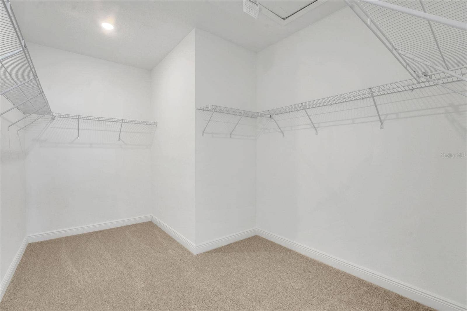 5229 WAYPOINTE BOULEVARD, Apopka, FL 32712 5229 WAYPOINTE BOULEVARD, Apopka, FL 32712