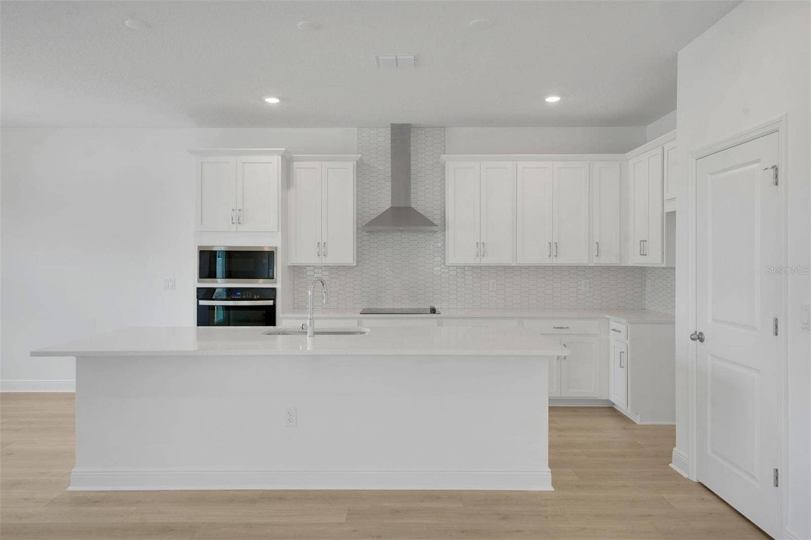 5229 WAYPOINTE BOULEVARD, Apopka, FL 32712 5229 WAYPOINTE BOULEVARD, Apopka, FL 32712