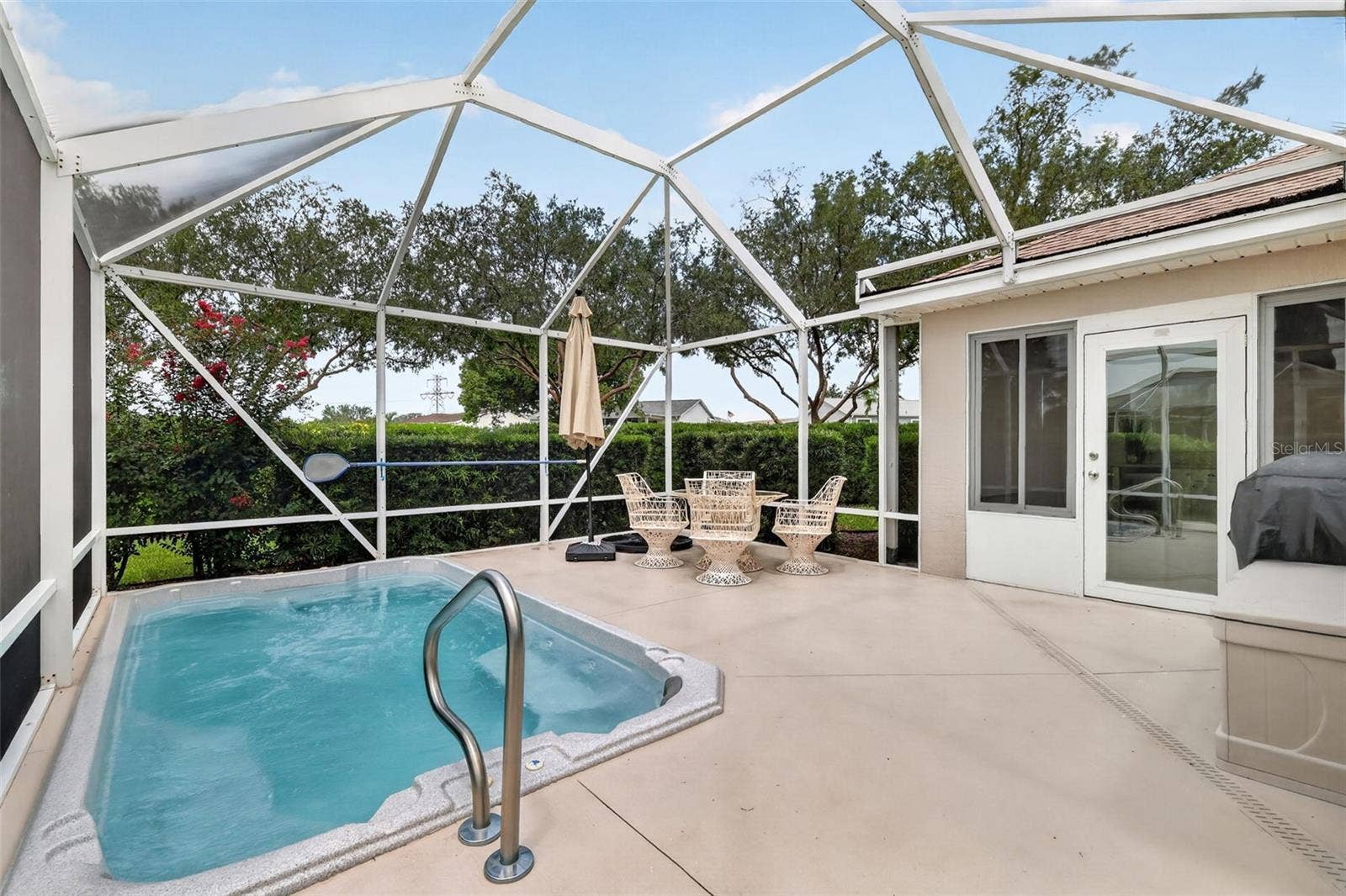1218 CAMERO DRIVE, Lady Lake, FL 32159 Sparkling Swim Spa