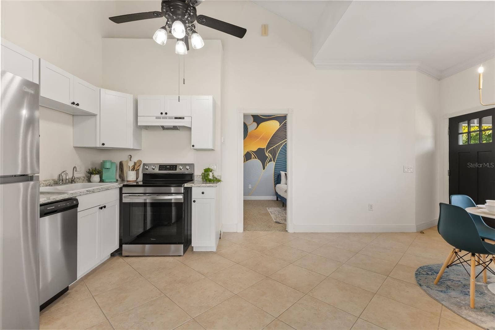 In-Law Suite 2 Eat-in Kitchen