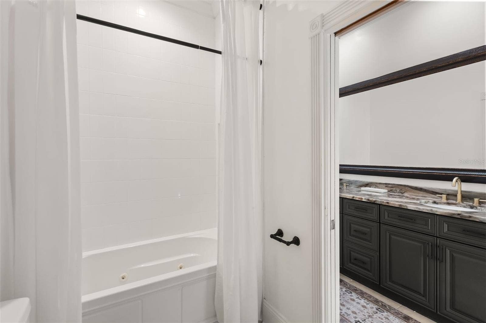 Upstairs Hall Bathroom
