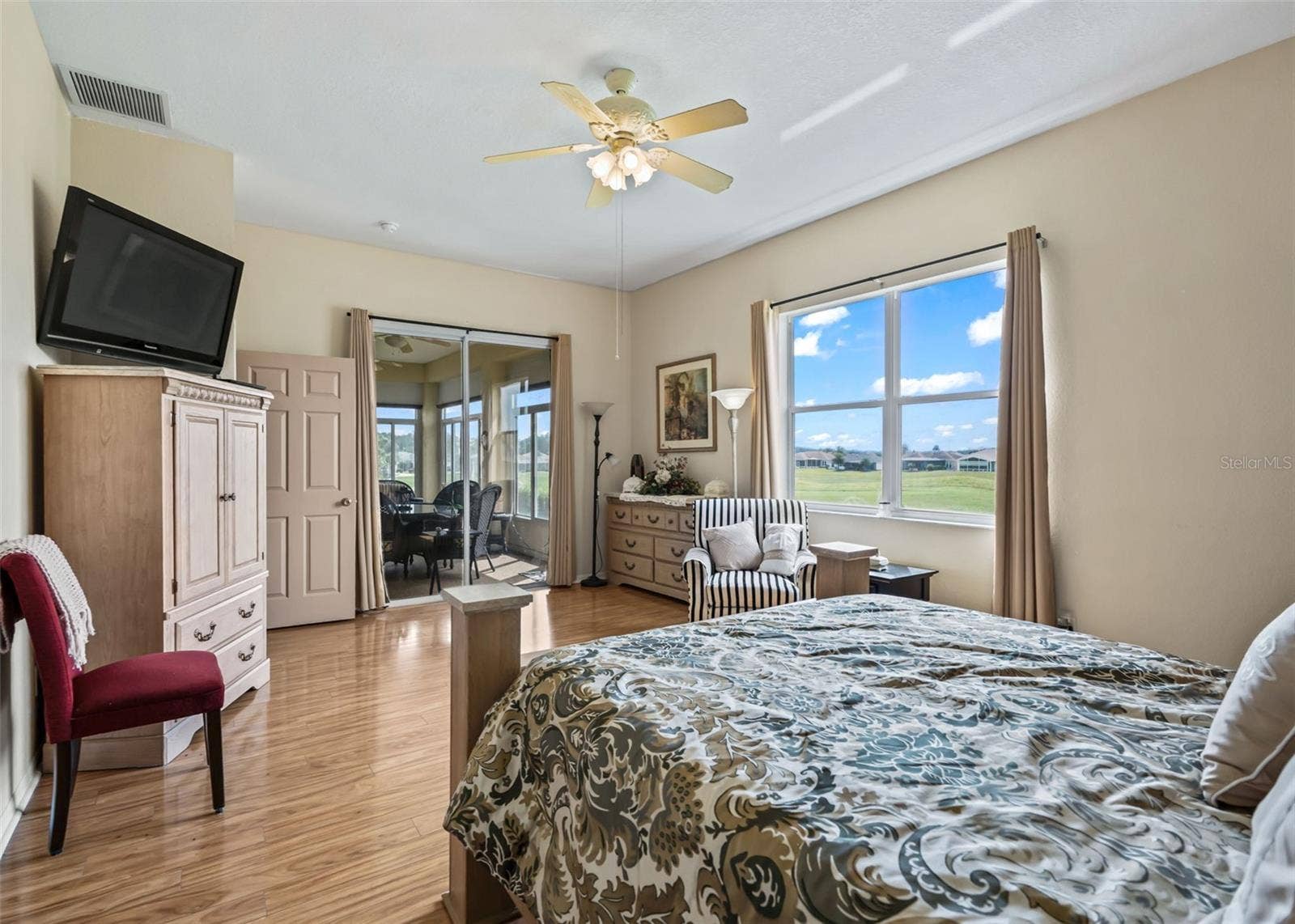 Primary Suite w/Access to Florida Rm