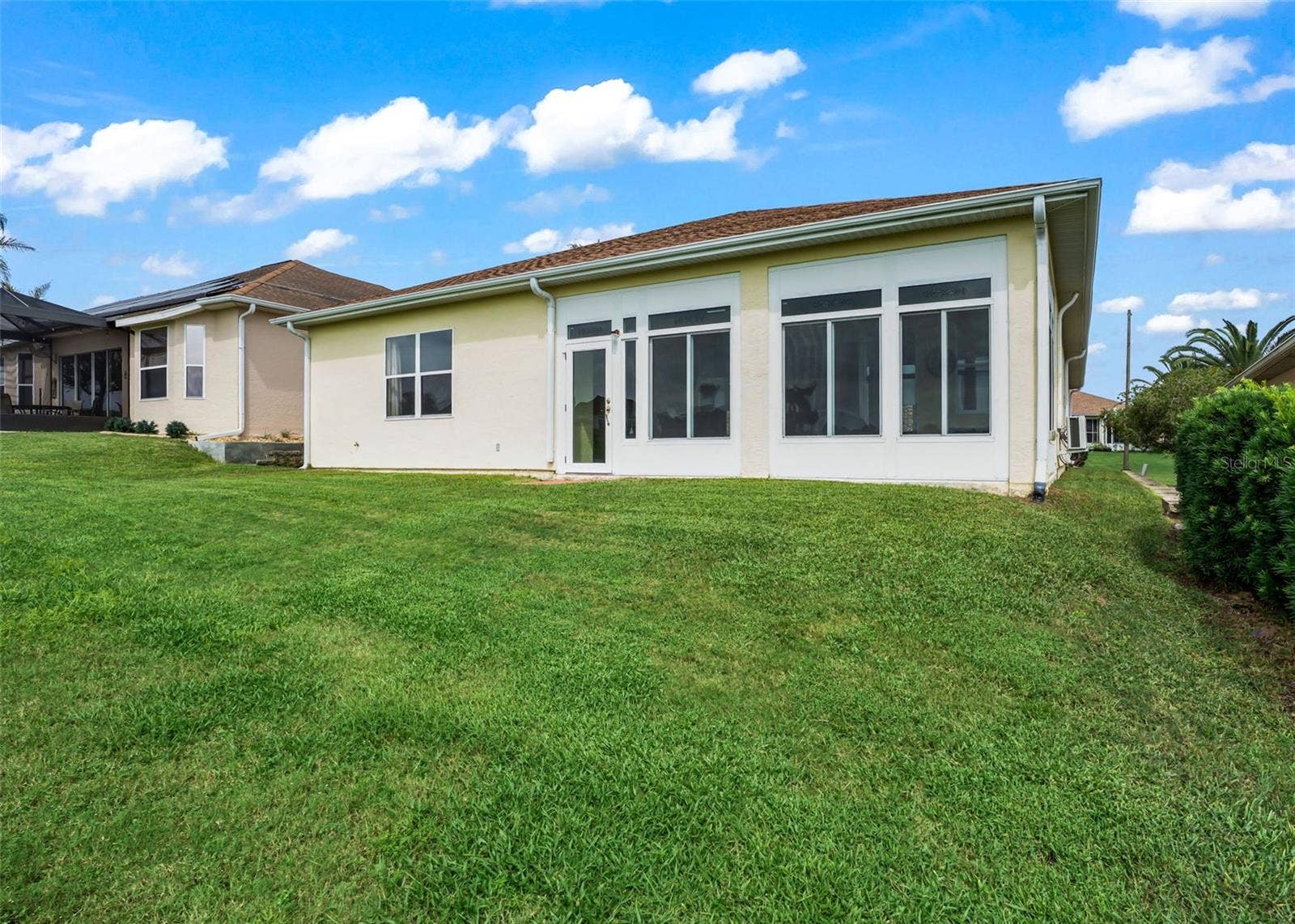 Florida Rm w/Access to Backyard