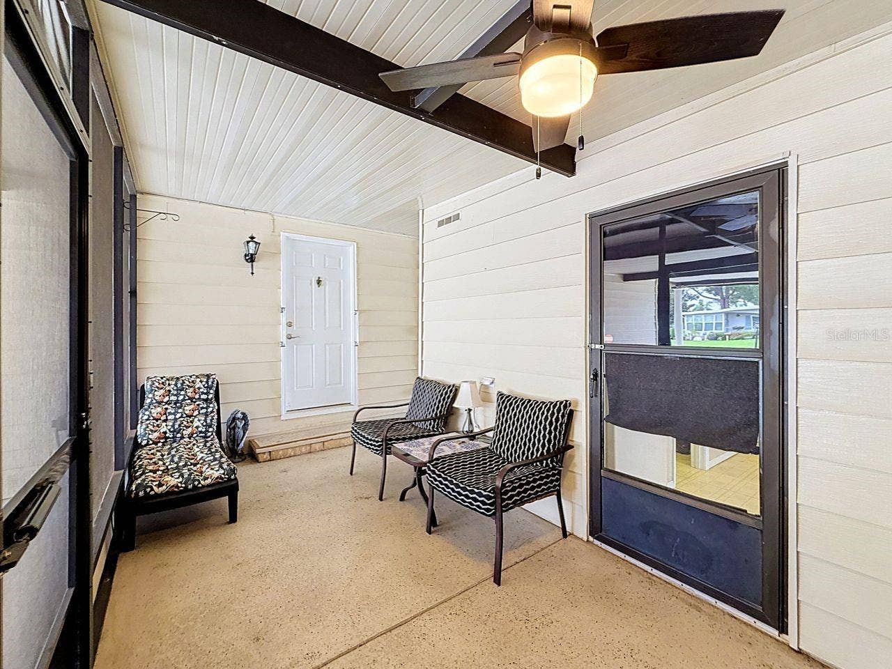 Front side screen room