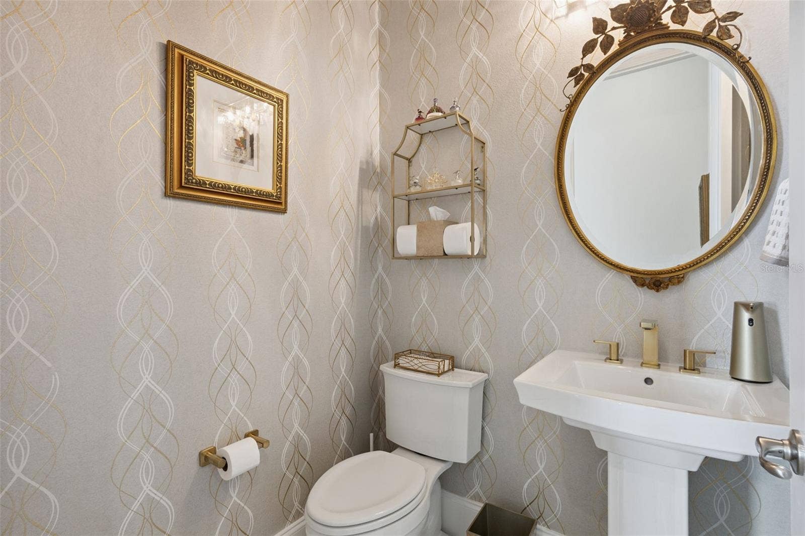 15421 PENDIO DRIVE, Montverde, FL 34756 half bath