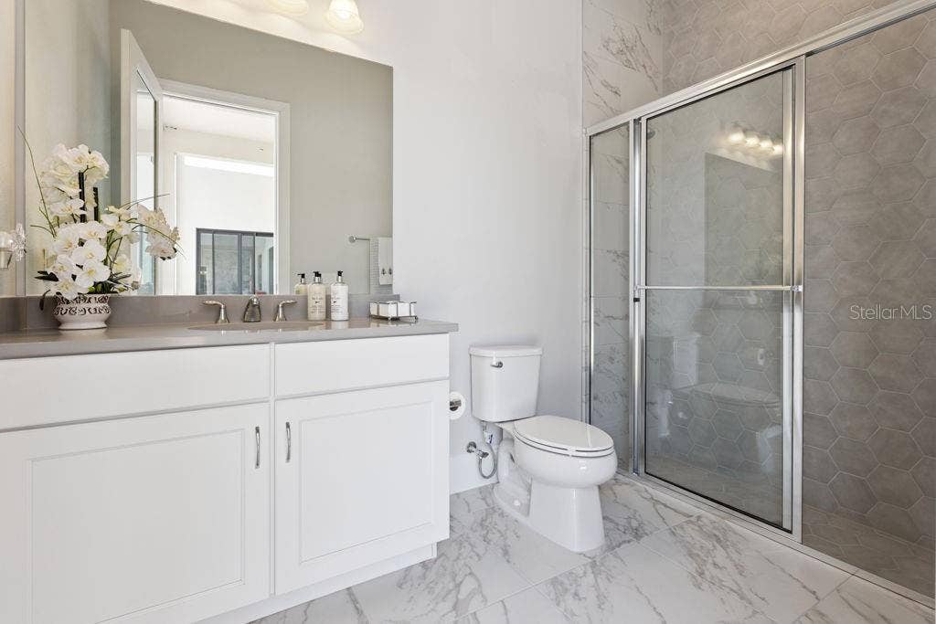15421 PENDIO DRIVE, Montverde, FL 34756 pool bath