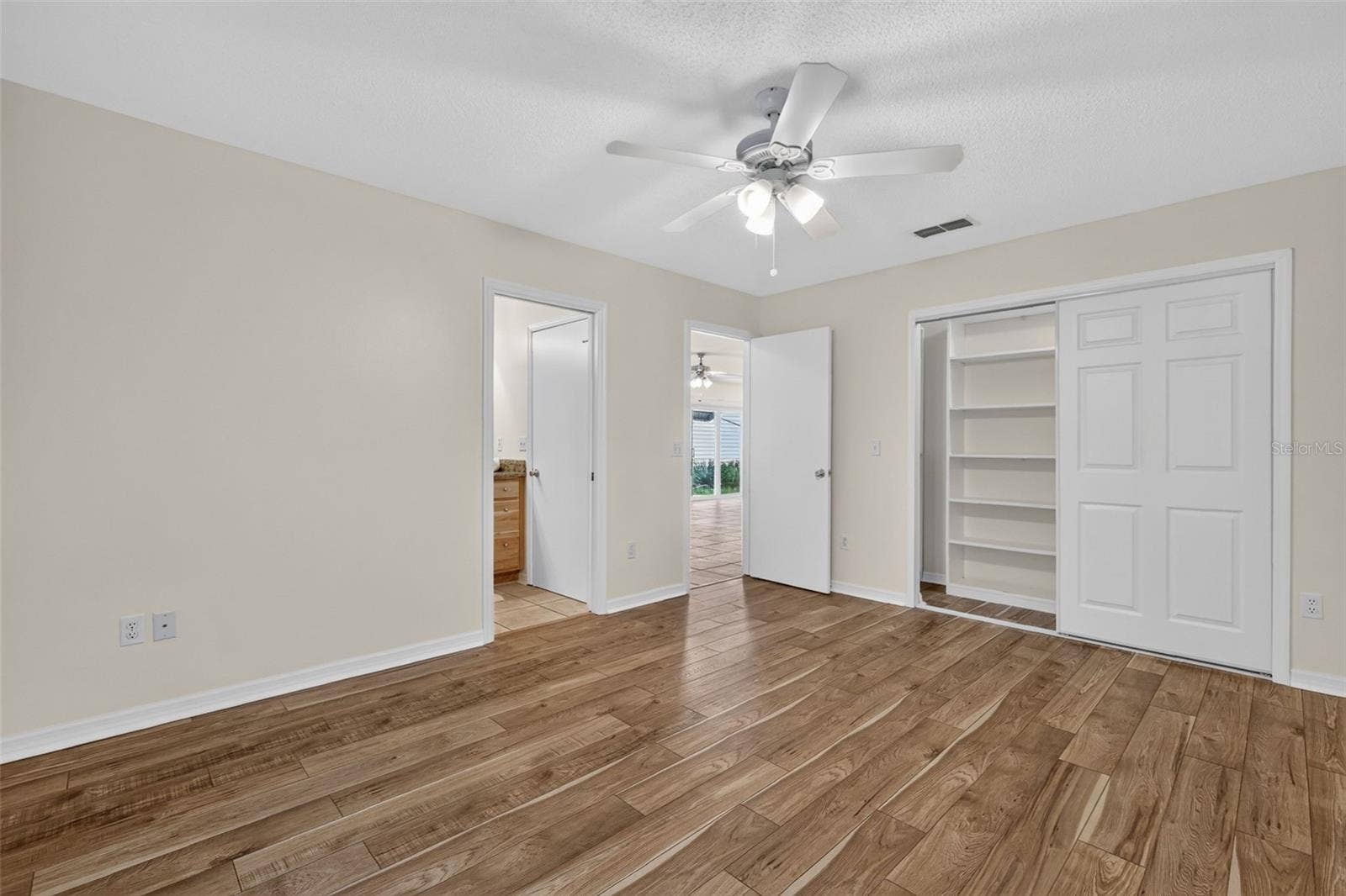 483 HILDALGO DRIVE, The Villages, FL 32159 483 HILDALGO DRIVE, The Villages, FL 32159