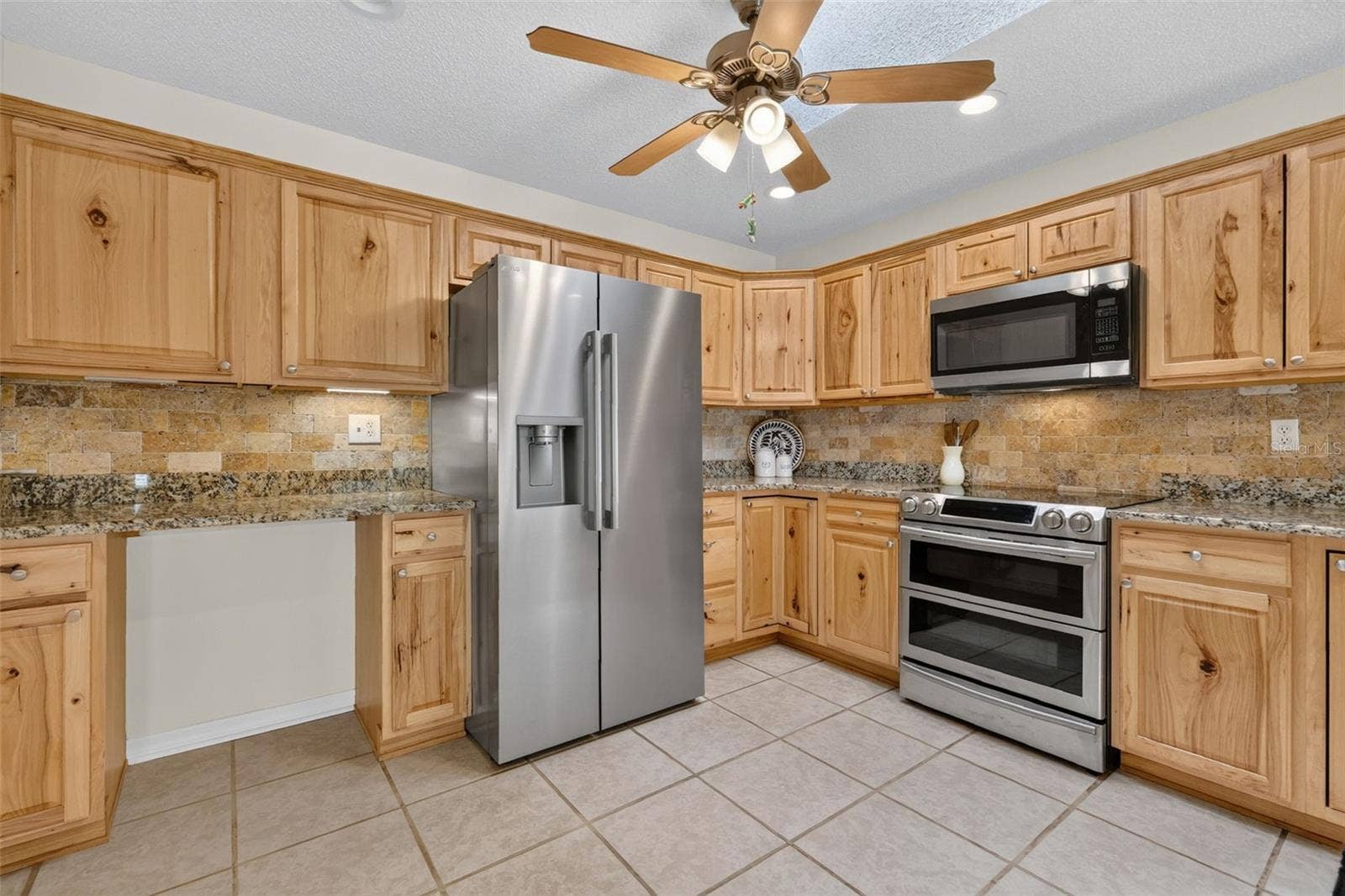 483 HILDALGO DRIVE, The Villages, FL 32159 483 HILDALGO DRIVE, The Villages, FL 32159