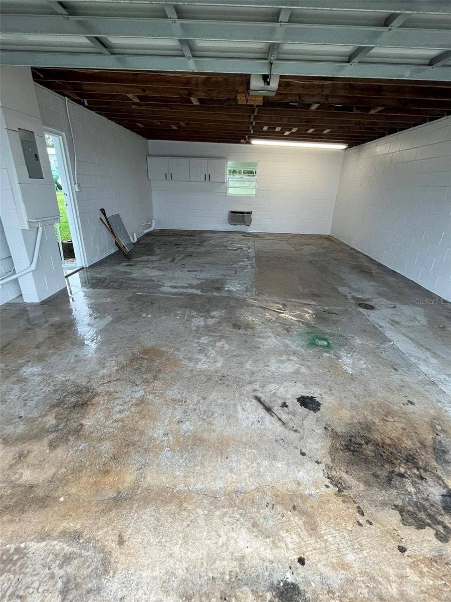 17653 BROAD STREET, Montverde, FL 34756 Attached garage