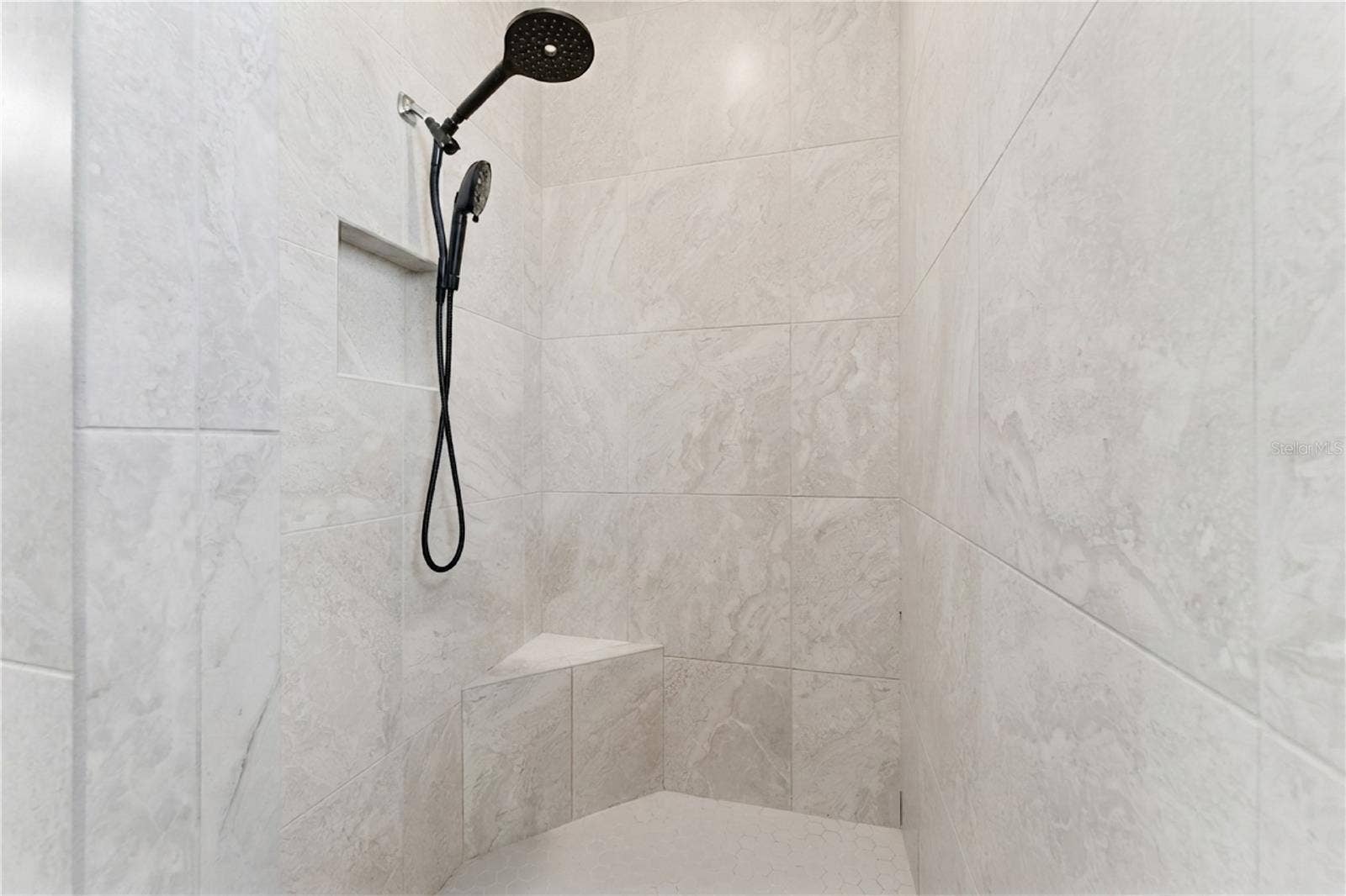 18145 GREAT BLUE HERON DRIVE, Groveland, FL 34736 Primary Bathroom
