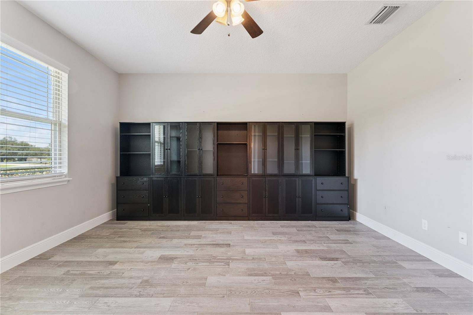 18145 GREAT BLUE HERON DRIVE, Groveland, FL 34736 Office