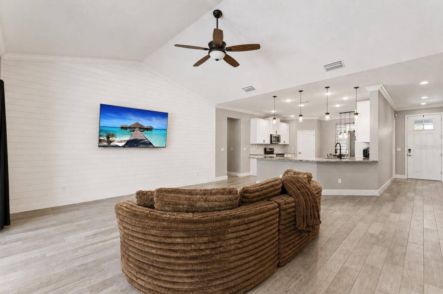 18145 GREAT BLUE HERON DRIVE, Groveland, FL 34736 18145 GREAT BLUE HERON DRIVE, Groveland, FL 34736