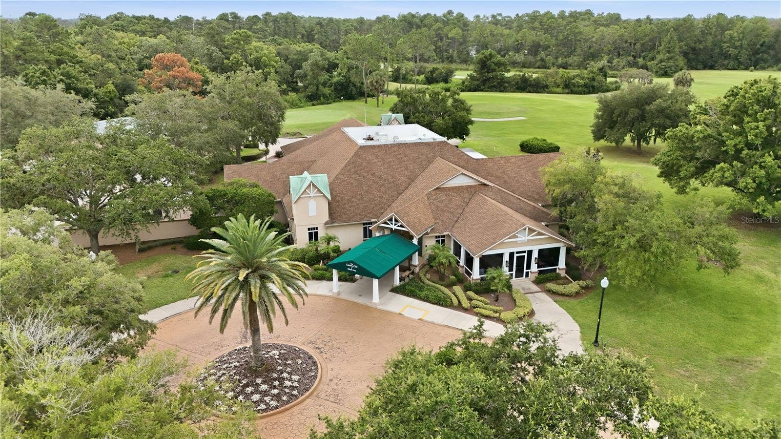 2360 PARK FOREST BOULEVARD, Mount Dora, FL 32757 he clubhouse, restaurant-lounge,and pro shop.