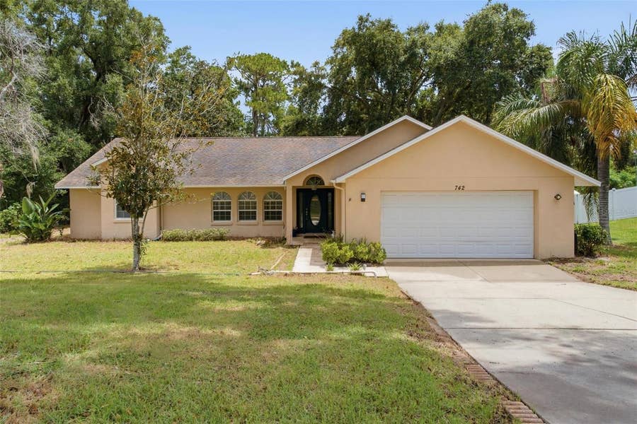 Property photo for 742 WOODVIEW DRIVE, Tavares, FL
