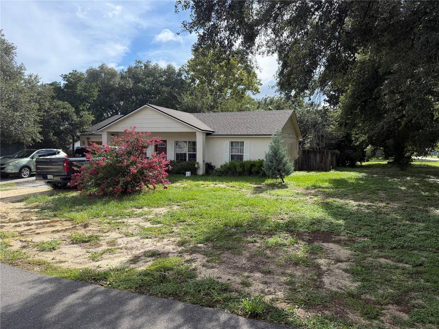 Property photo for 10 BERRY DRIVE, Mascotte, FL