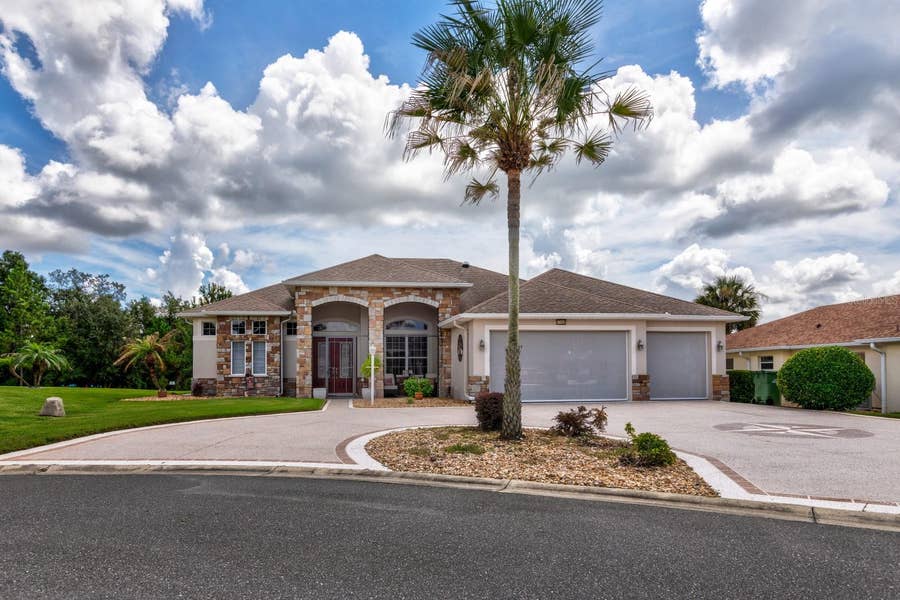 Property photo for 27028 OLD ENGLISH COURT, Leesburg, FL