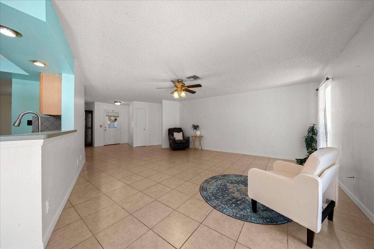 14993 SW 38TH CIRCLE, Ocala, FL 34473 Living Room
