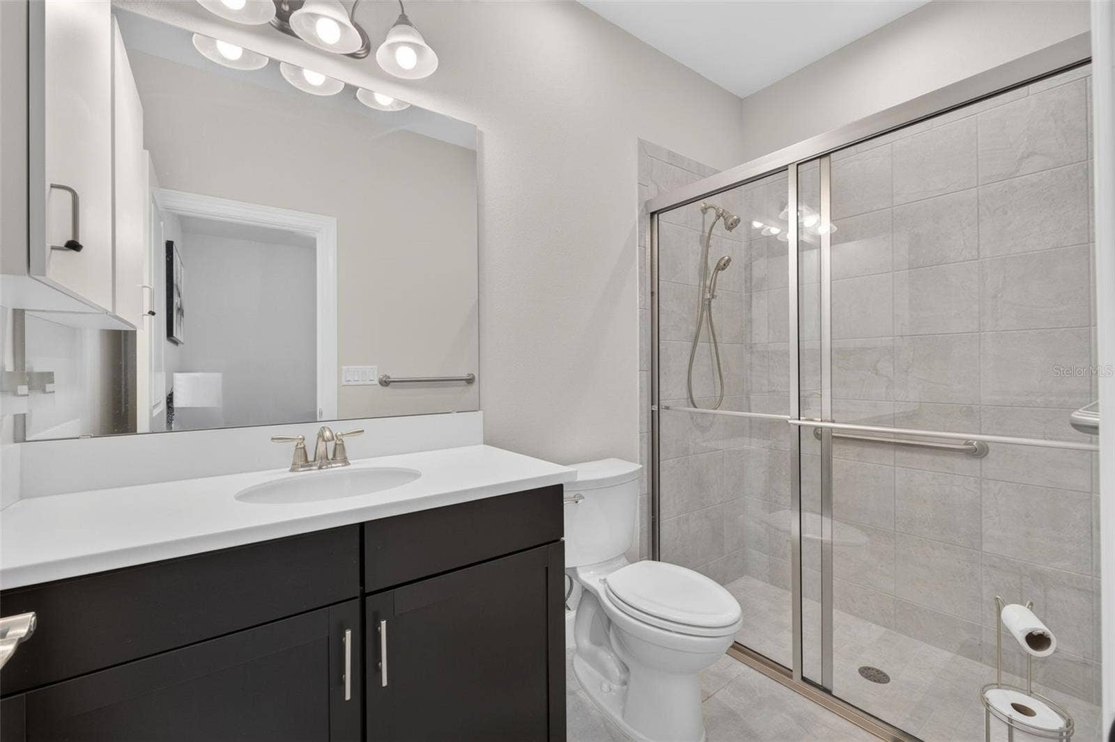 908 BRAEWOOD DRIVE, Clermont, FL 34715 En-Suite Bath