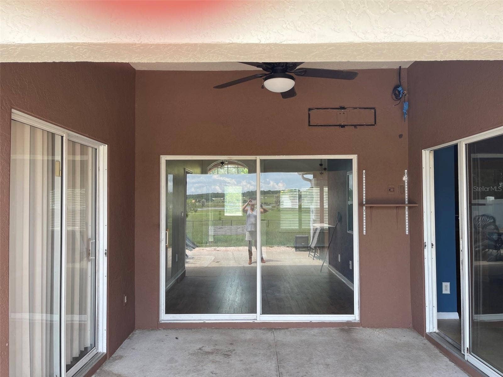 309 GENTLE BREEZE DRIVE, Minneola, FL 34715 covered patio