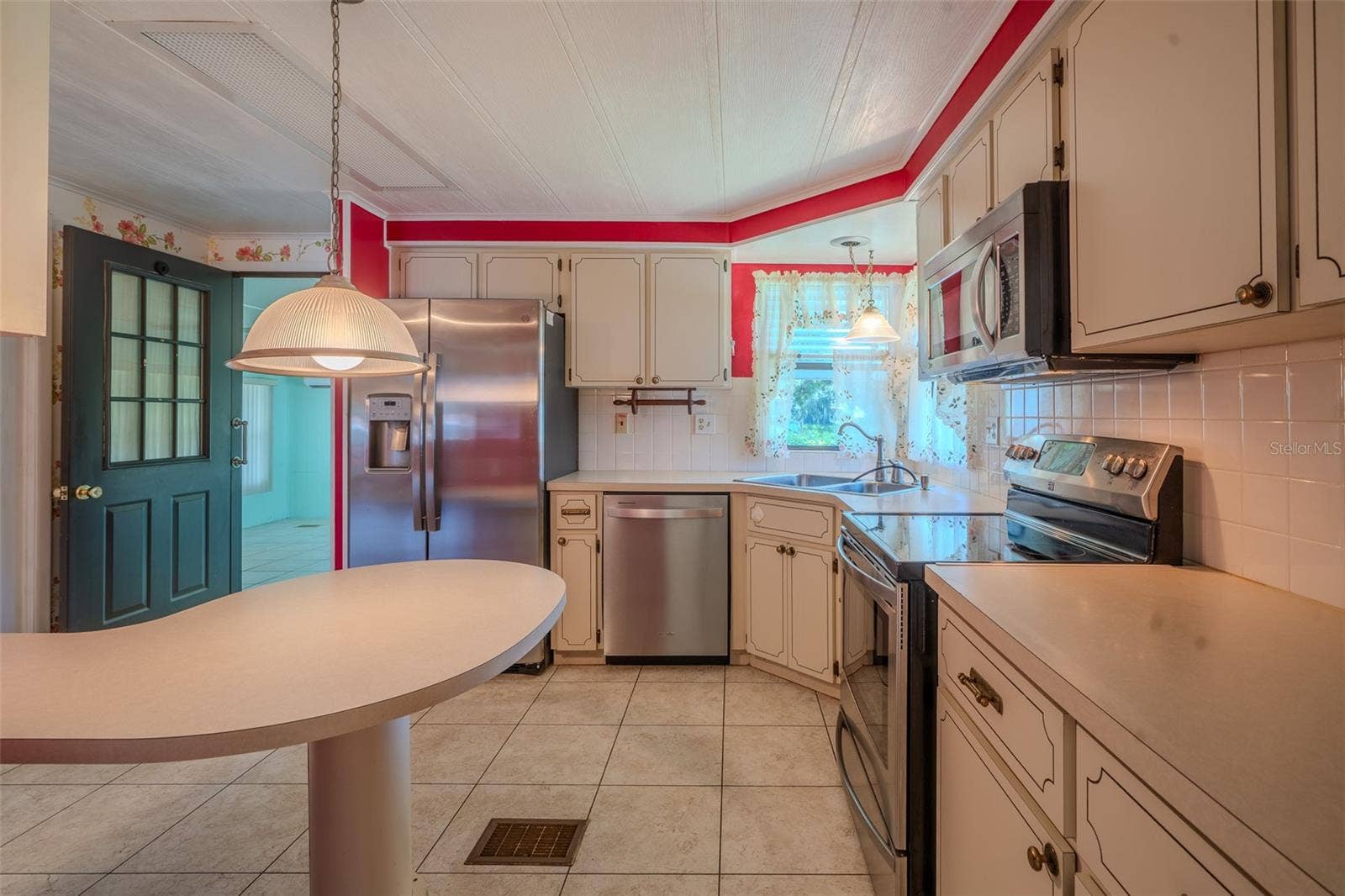 1021 HILLTOP ROAD, Tavares, FL 32778 Kitchen