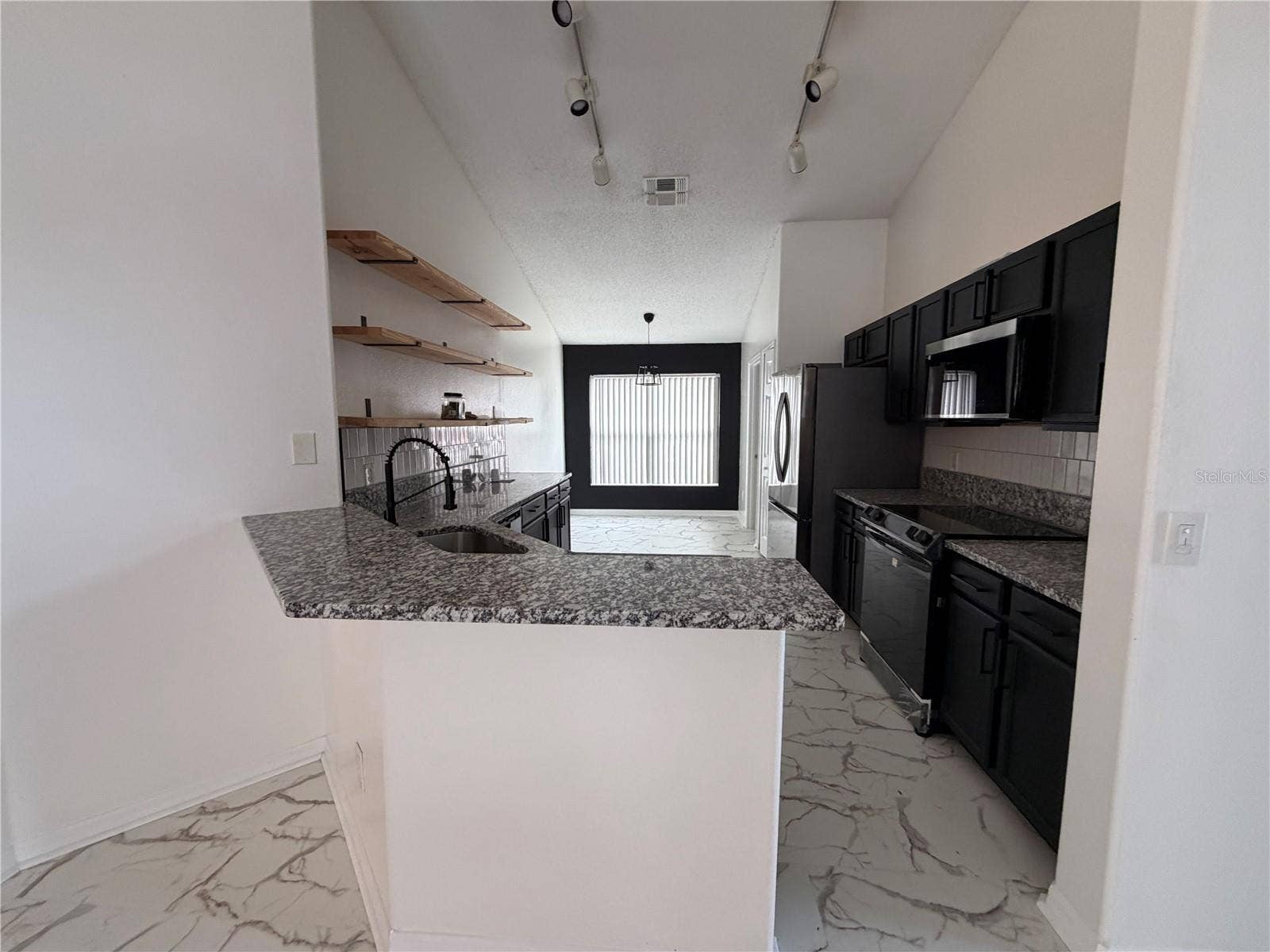 1079 STONEHAM DRIVE, Groveland, FL 34736