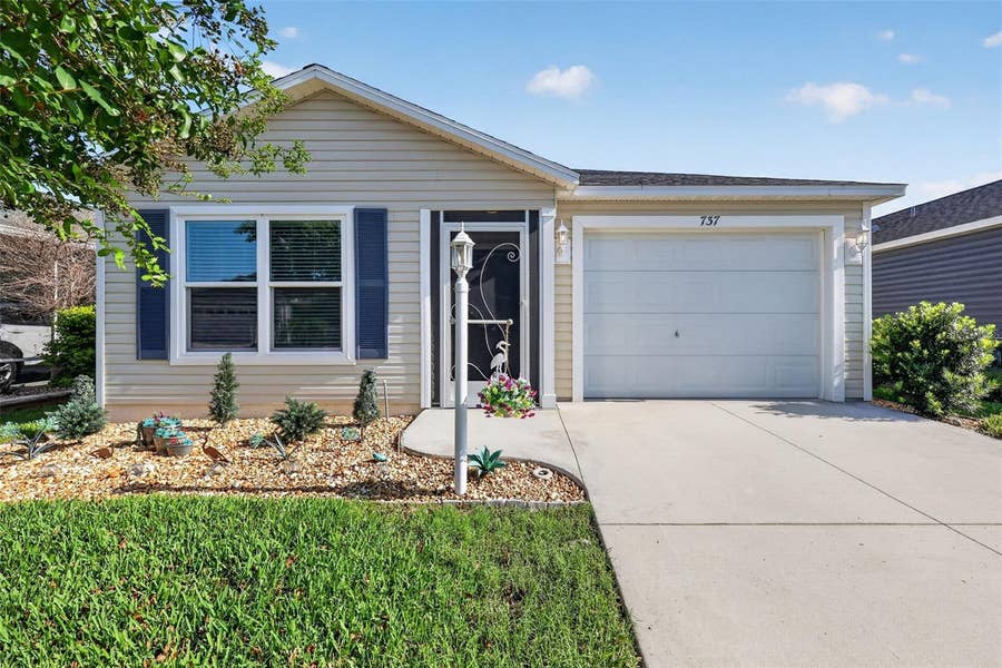 Property photo for 737 LOUISE LANE, The Villages, FL
