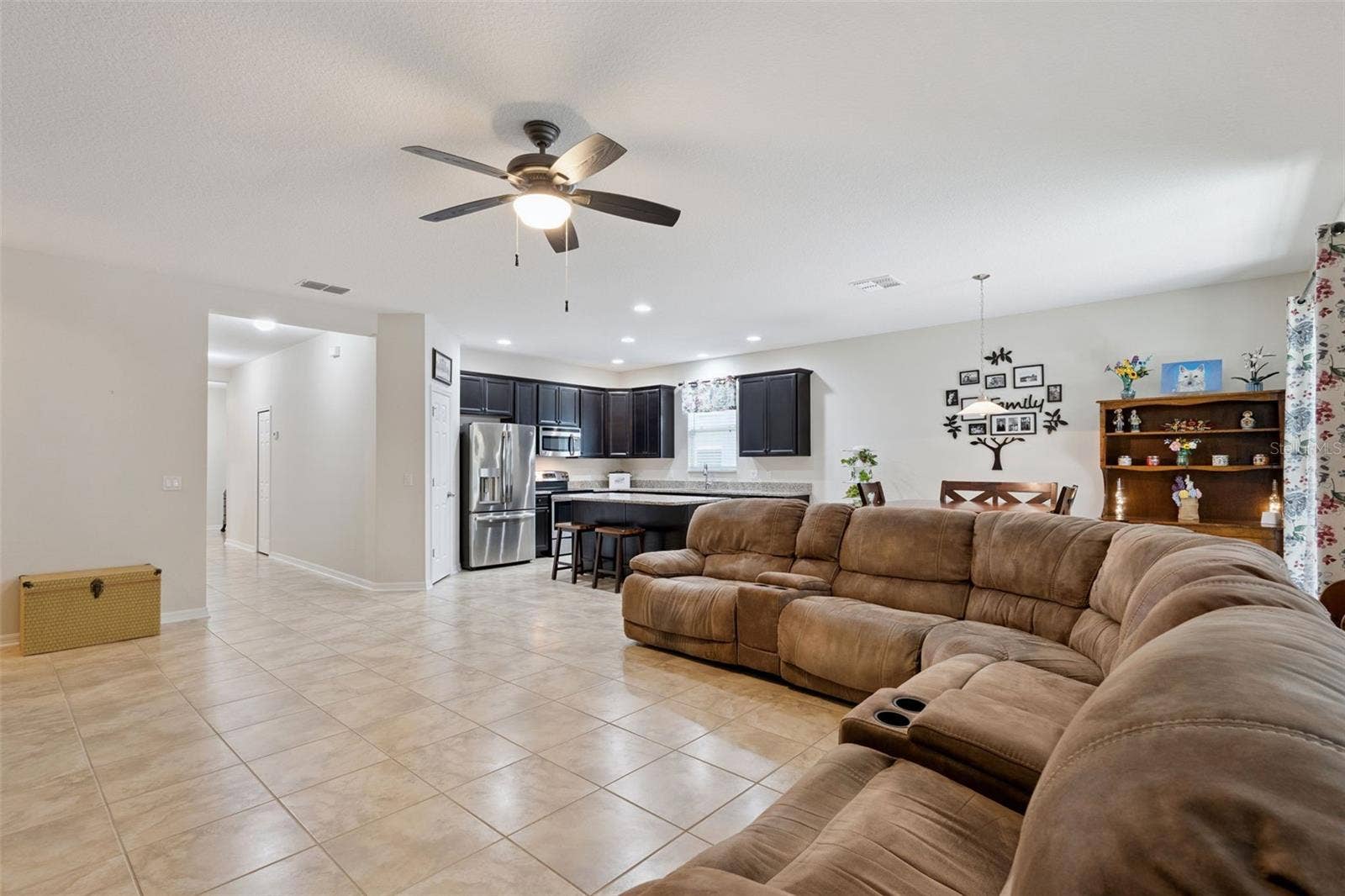 1120 WHITE WATER BAY DRIVE, Groveland, FL 34736 1120 WHITE WATER BAY DRIVE, Groveland, FL 34736