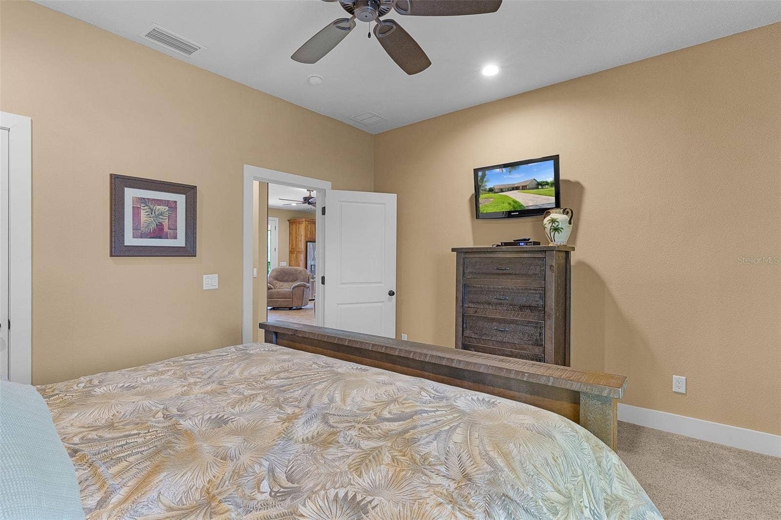 Another bedroom