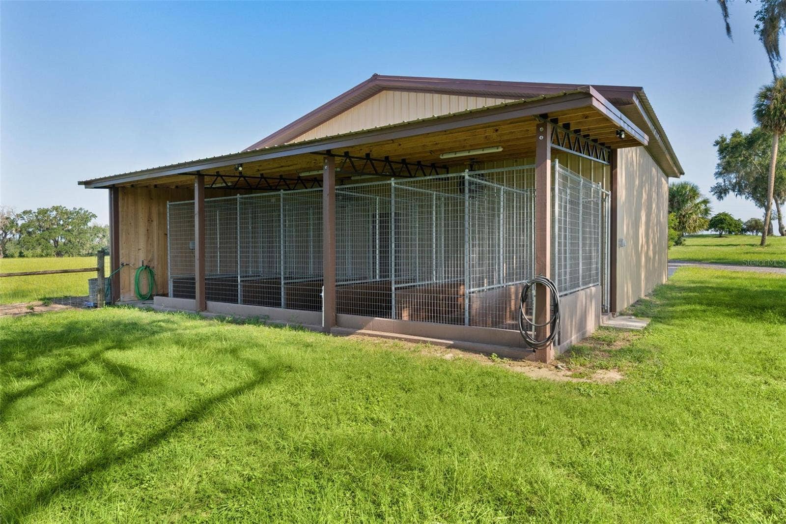 Dog kennel