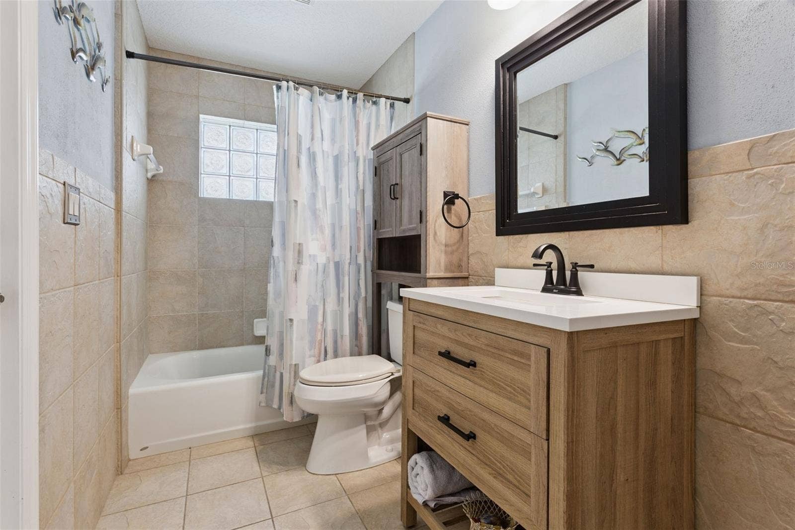 Secondary Bathrooom