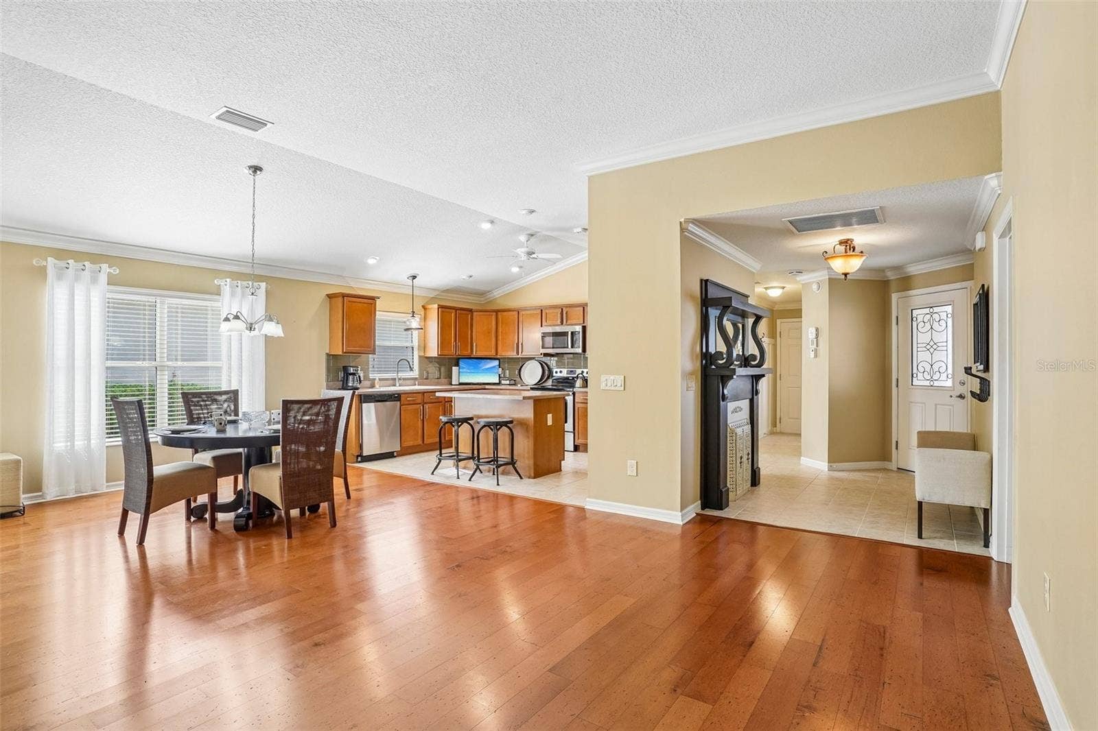 583 ARTEAGA WAY, The Villages, FL 32162 Dining Room Left / Foyer Right