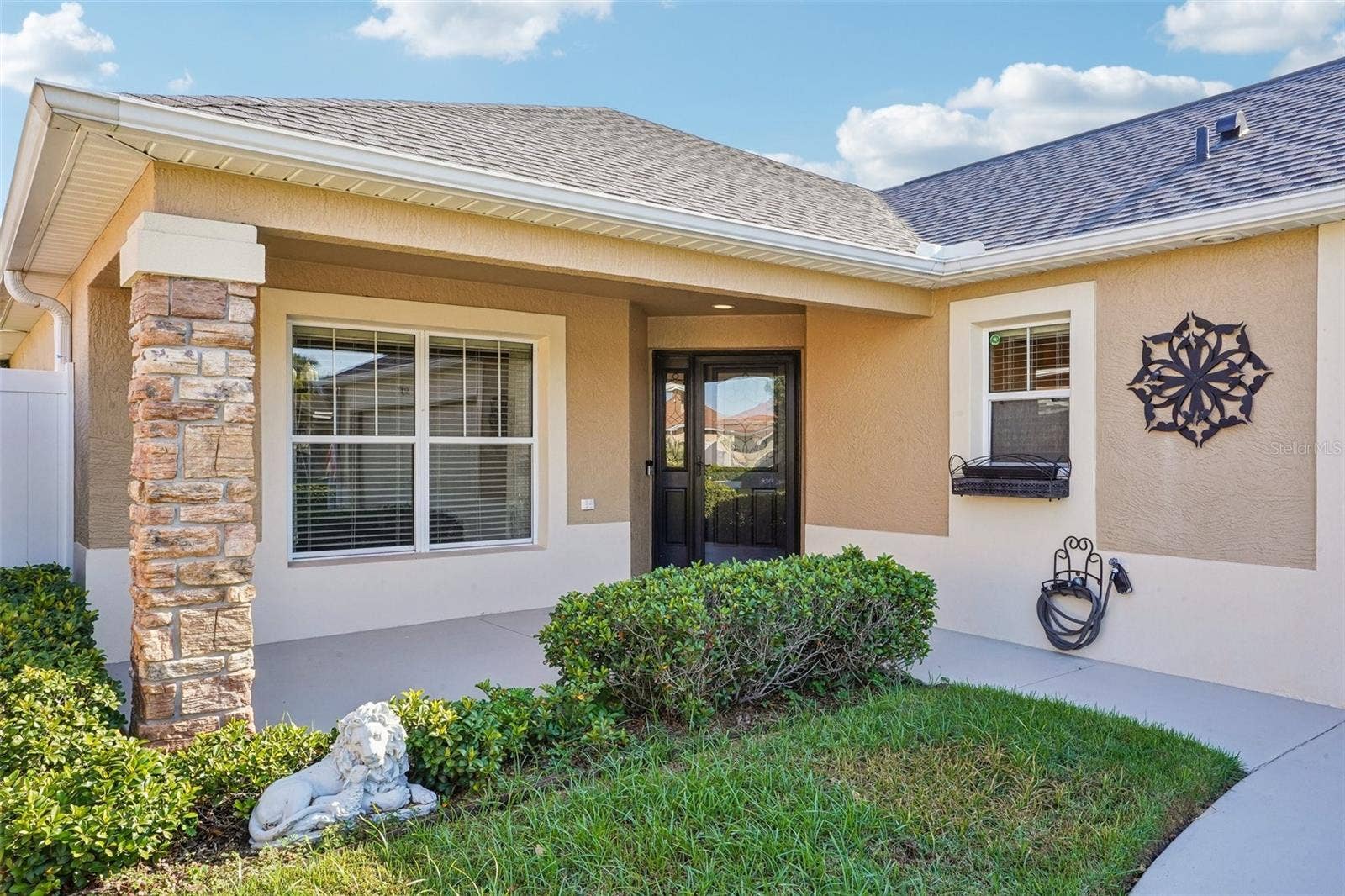 583 ARTEAGA WAY, The Villages, FL 32162 Entrance