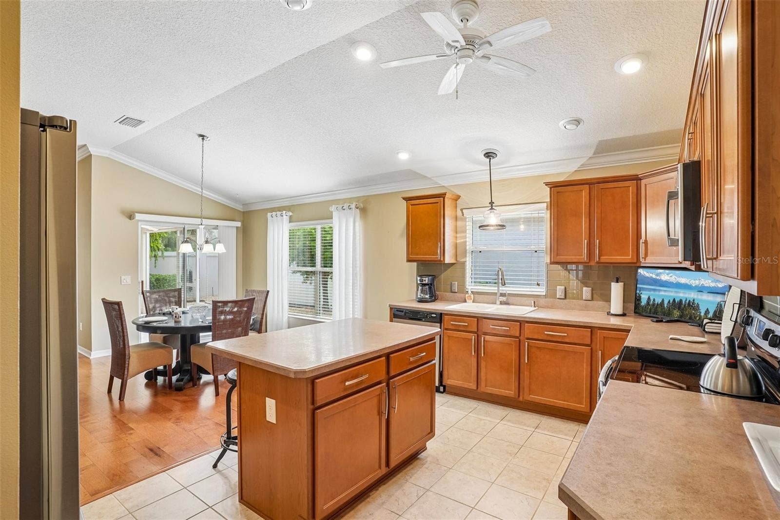 583 ARTEAGA WAY, The Villages, FL 32162 Kitchen