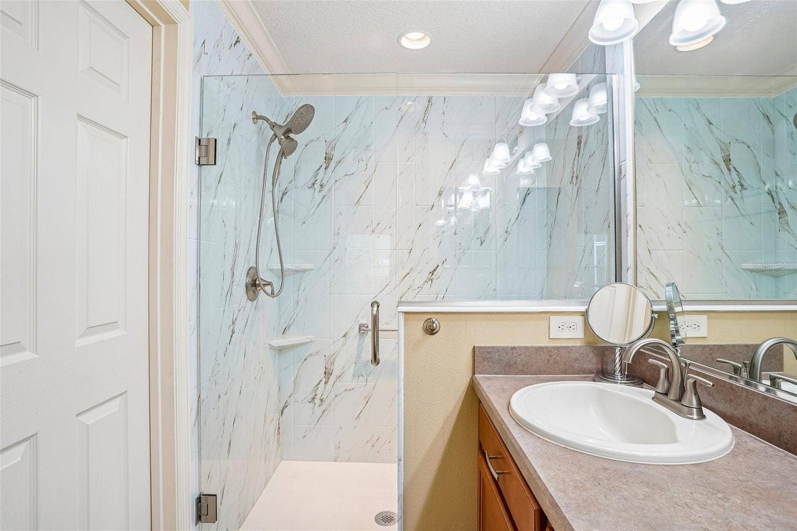 583 ARTEAGA WAY, The Villages, FL 32162 Walk-in Shower Master Bath