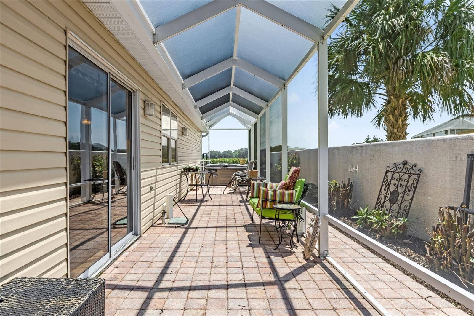 2801 BARBOZA DRIVE, The Villages, FL 32162 Side Bird Cage