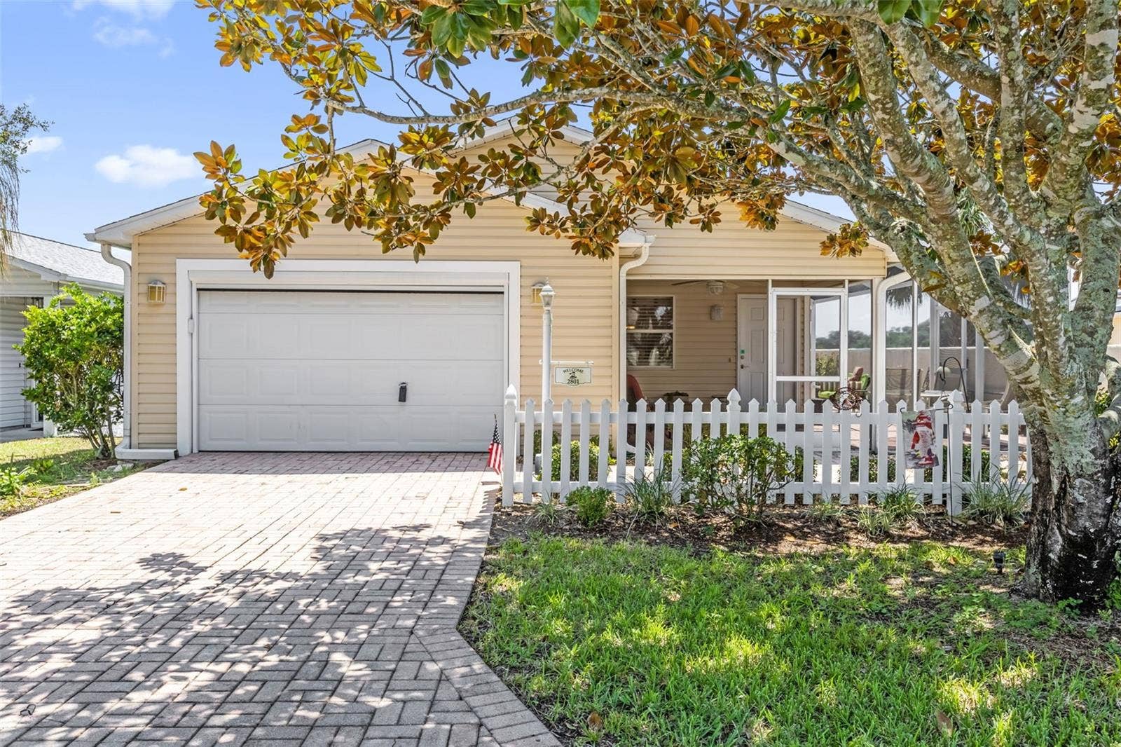 2801 BARBOZA DRIVE, The Villages, FL 32162 Front of Home