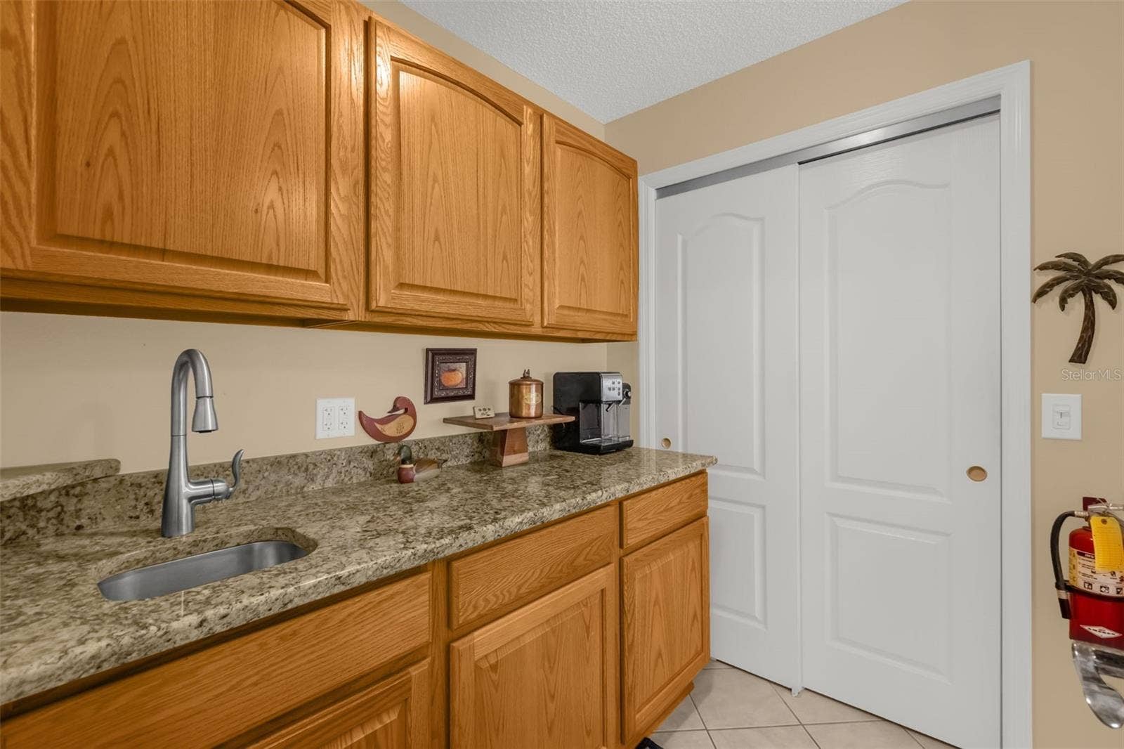 2801 BARBOZA DRIVE, The Villages, FL 32162 Butler pantry