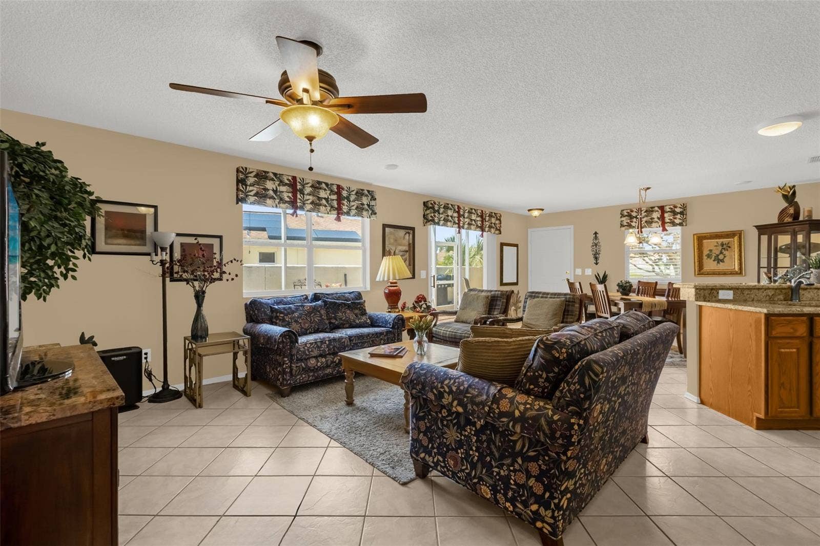 2801 BARBOZA DRIVE, The Villages, FL 32162 Living Room