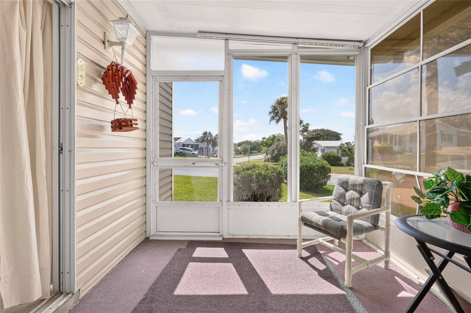 1207 PALMETTO DRIVE, The Villages, FL 32159 Screen Door to Front Yard