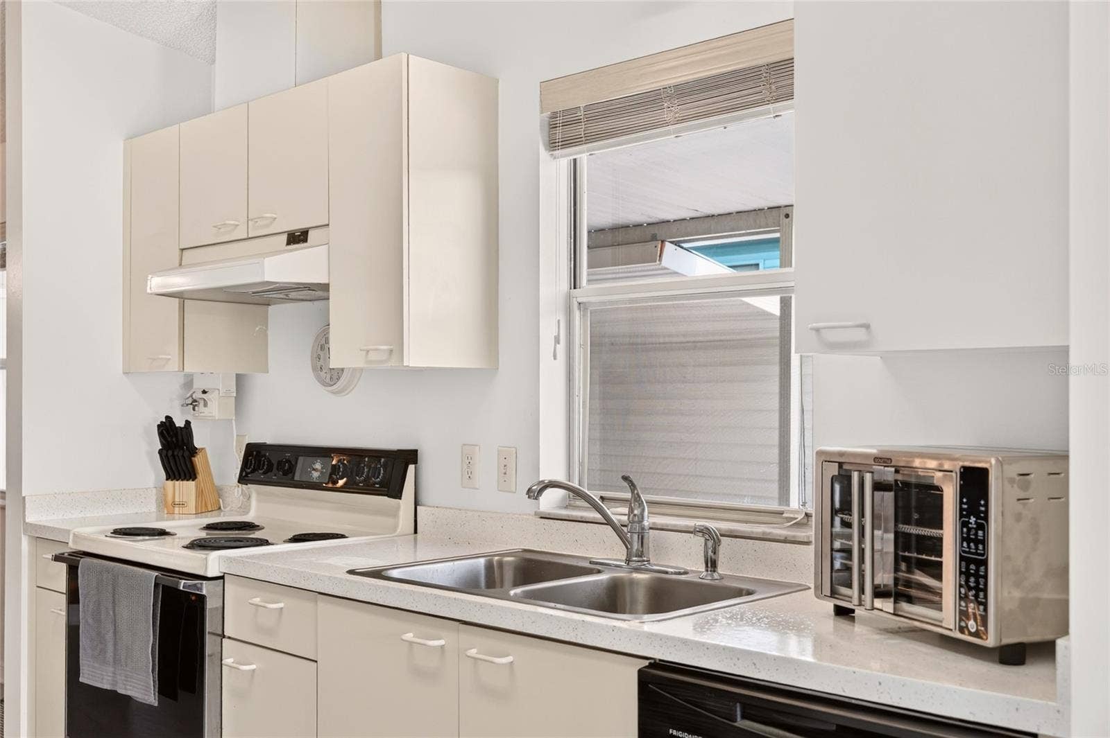 1207 PALMETTO DRIVE, The Villages, FL 32159 Kitchen