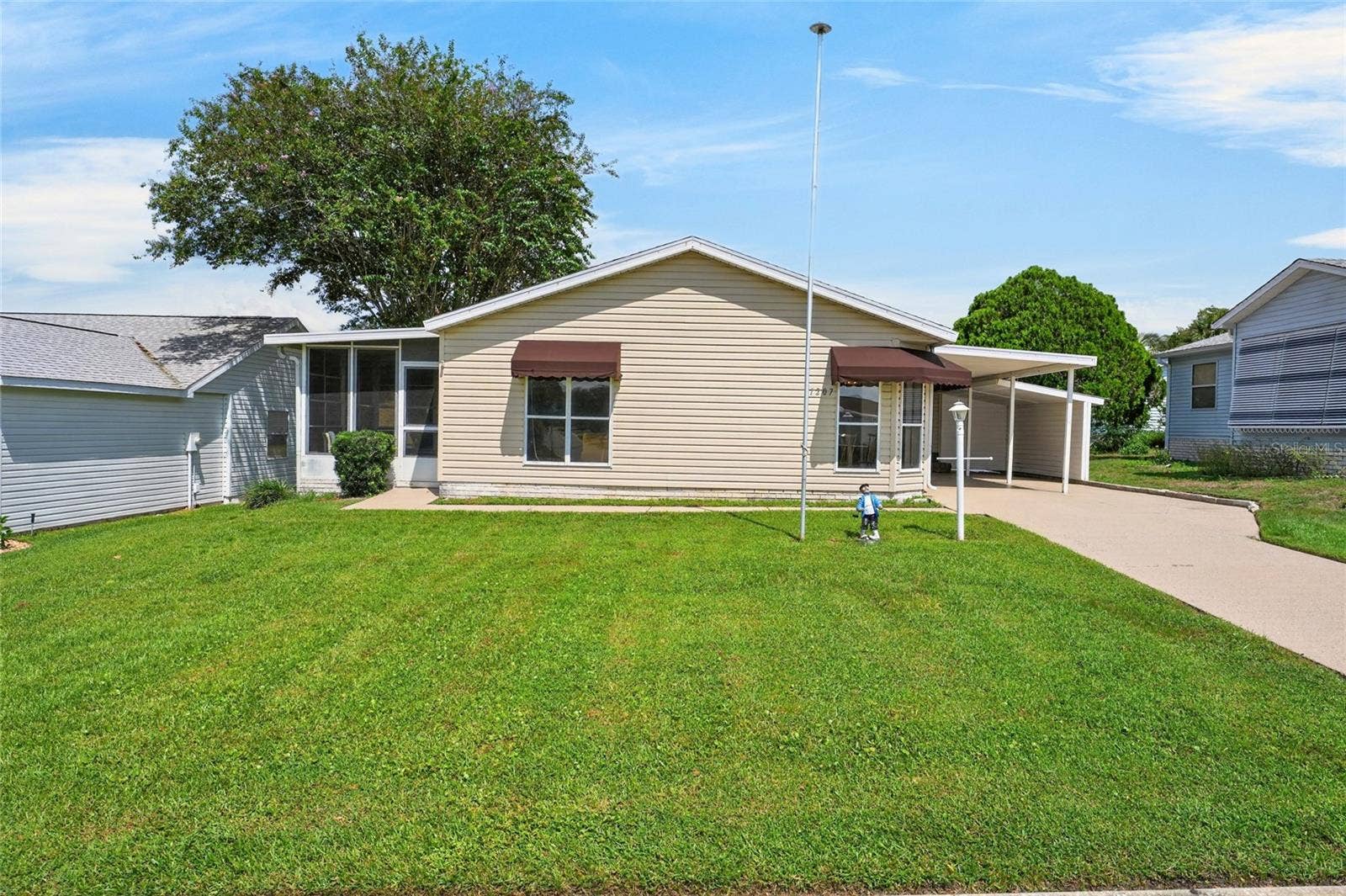 1207 PALMETTO DRIVE, The Villages, FL 32159 Welcome Home!!