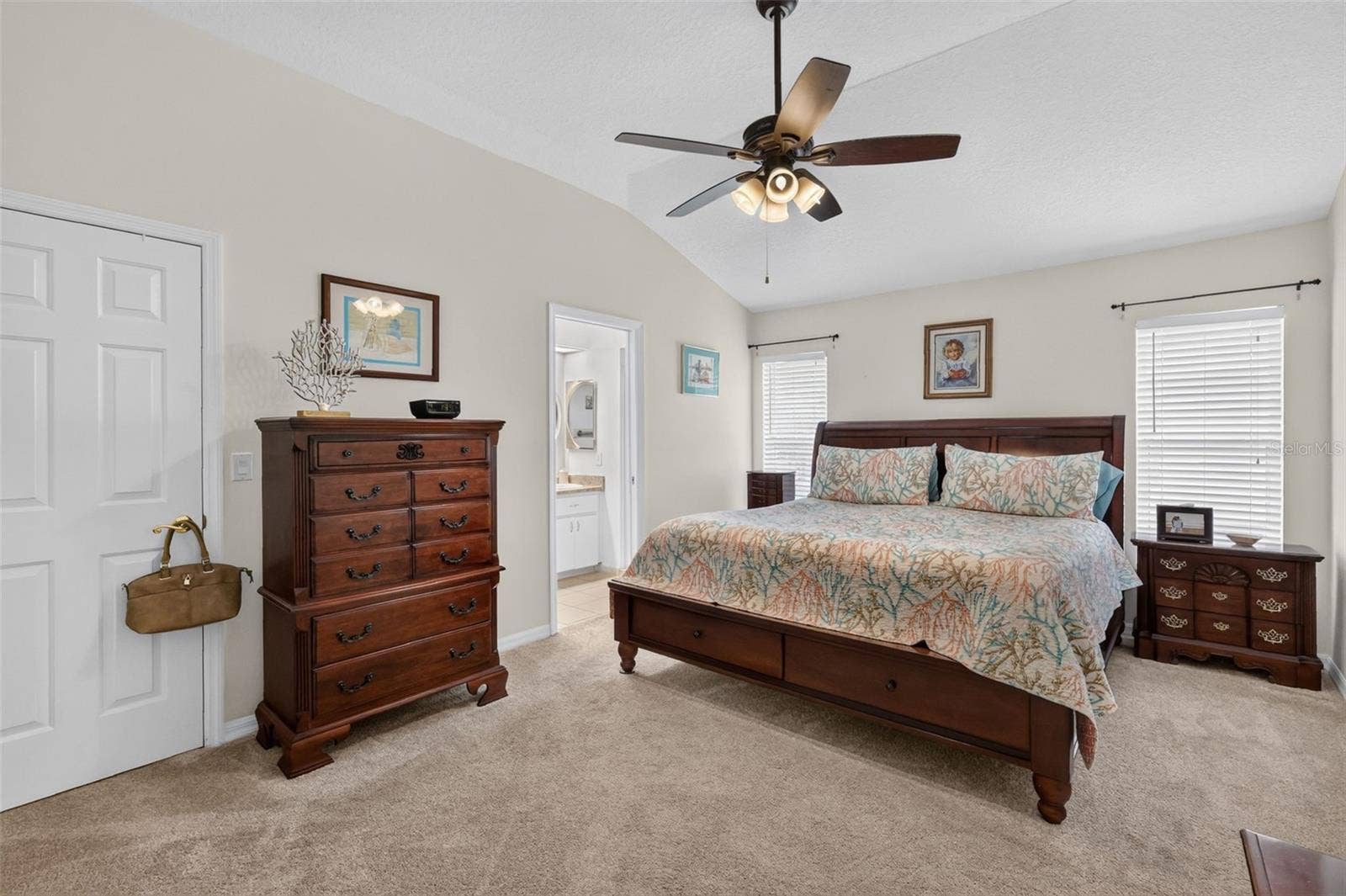 5704 KING JAMES AVENUE, Leesburg, FL 34748 5704 KING JAMES AVENUE, Leesburg, FL 34748
