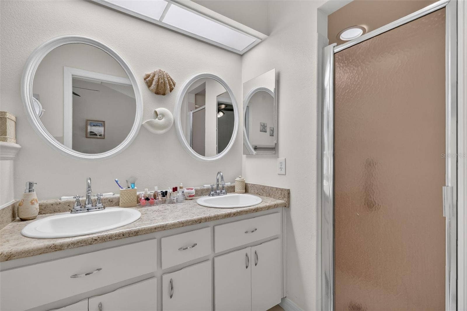 5704 KING JAMES AVENUE, Leesburg, FL 34748 5704 KING JAMES AVENUE, Leesburg, FL 34748