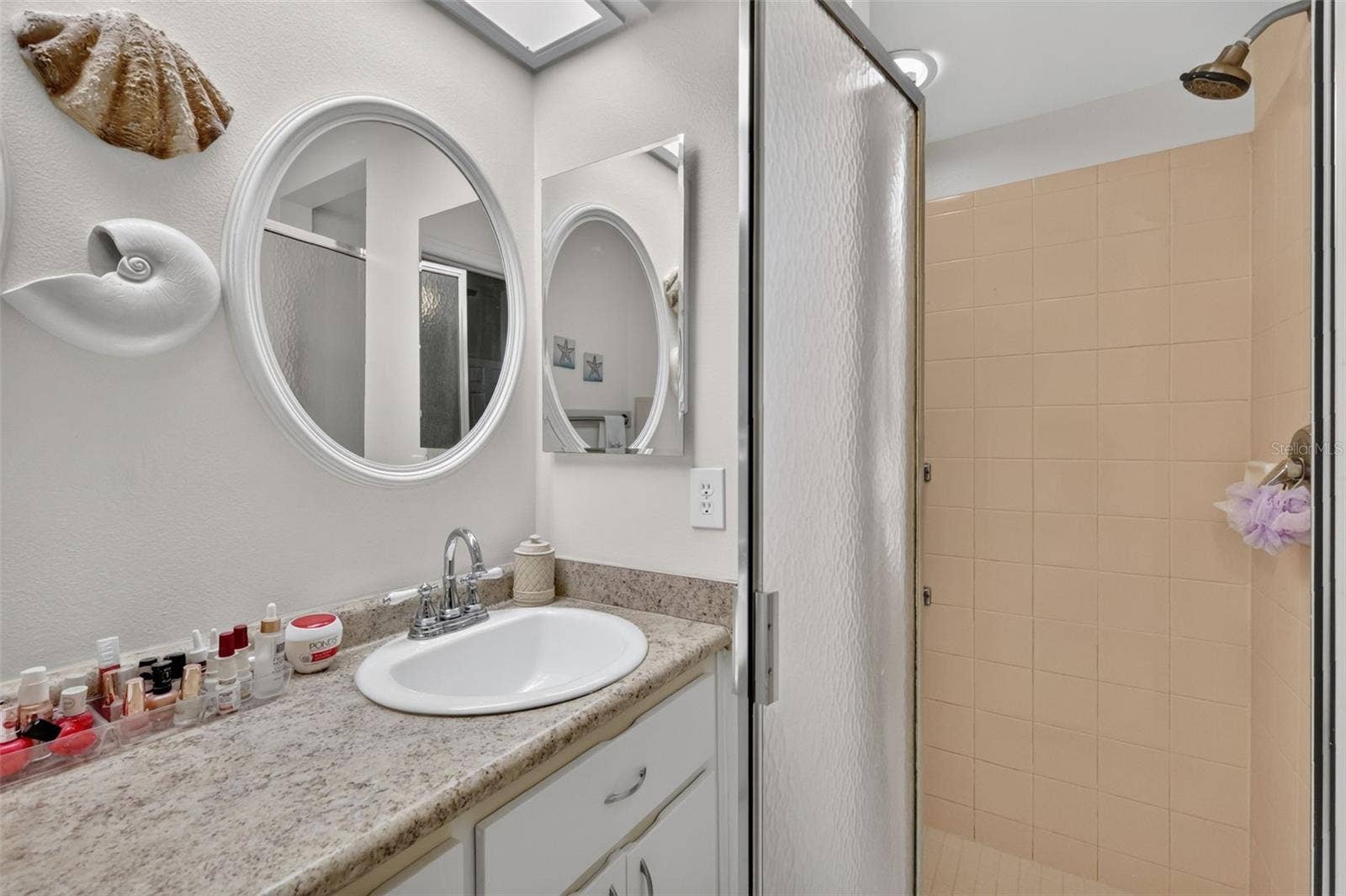 5704 KING JAMES AVENUE, Leesburg, FL 34748 5704 KING JAMES AVENUE, Leesburg, FL 34748